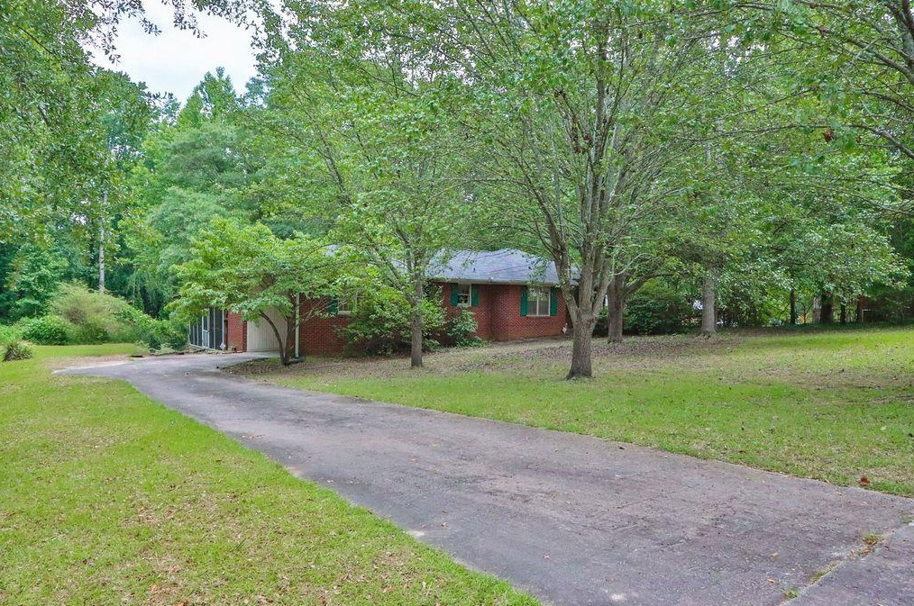 100 Mcelroy St, Winder, GA 30680-2284