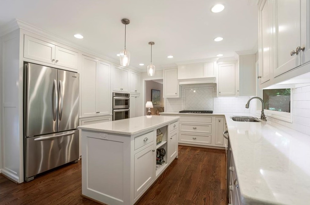 5282 Vernon Lake Dr, Atlanta, GA 30338-3528