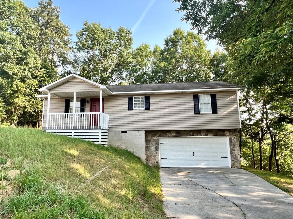 115 Lindsey Ct, Calhoun, GA 30701-2076