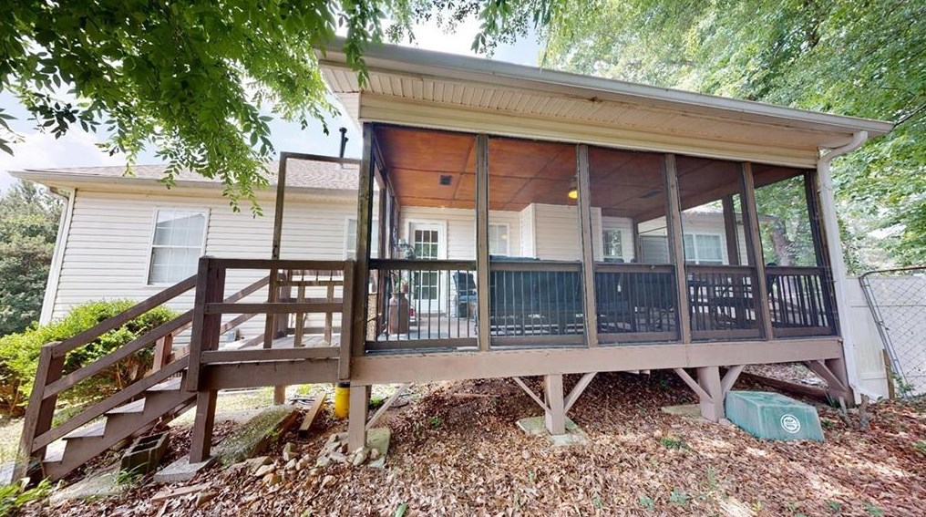 77 Starlyn Dr, Hiram, GA 30141