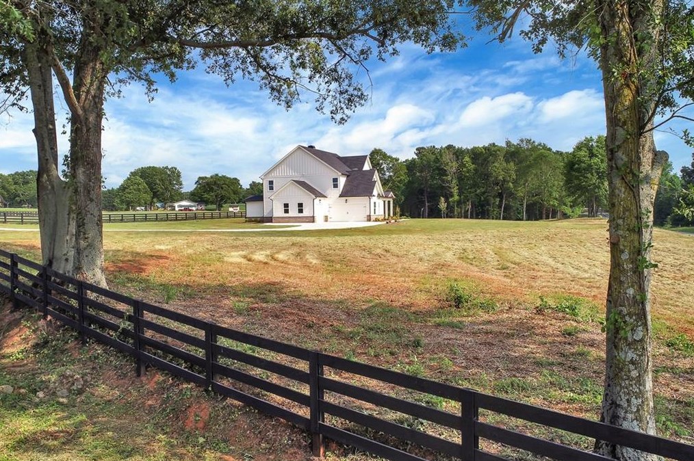 72 Murphy Rd, Pendergrass, GA 30567