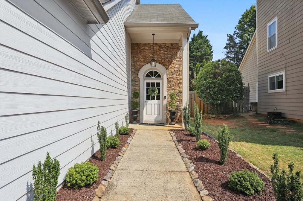 2295 Ashton Dr, Roswell, GA 30076-4209