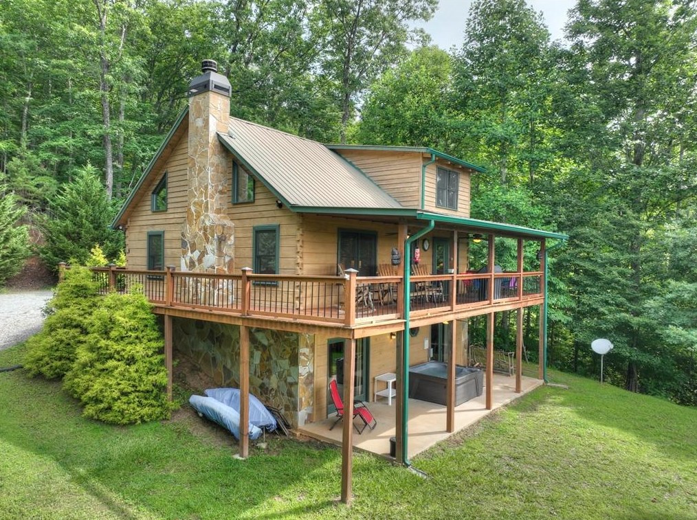 317 Arrowhead Dr, Mineral Bluff, GA 30559