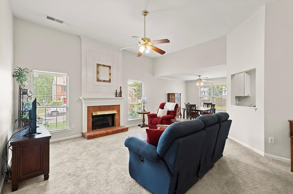6000 Amber Leaf Dr, Roswell, GA 30076-4268
