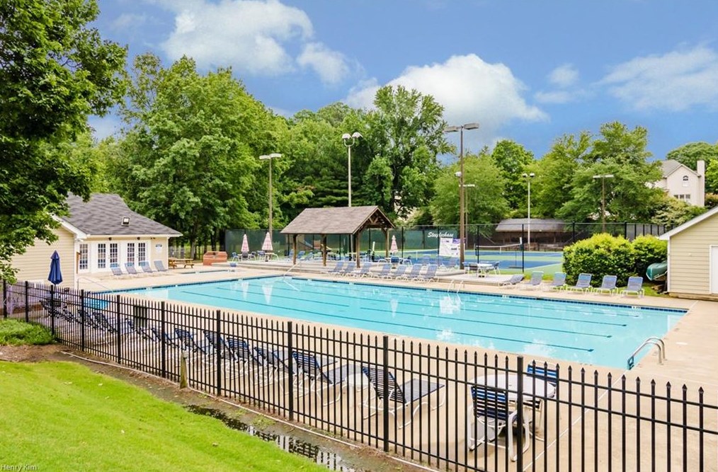 1125 Midland Way, Lawrenceville GA 30043-6303 exterior