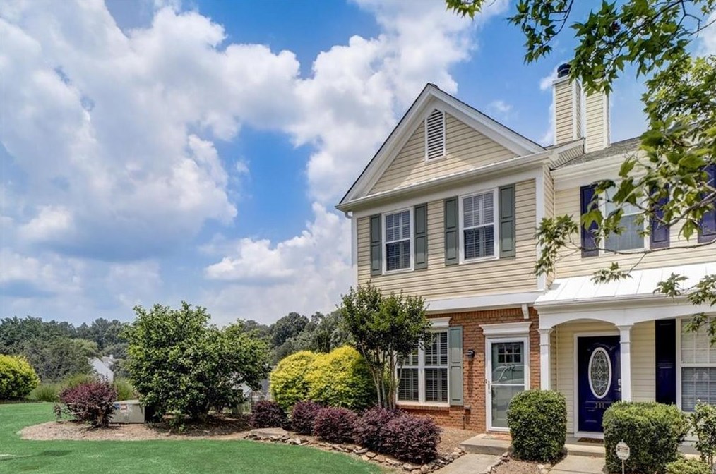 302 Devonshire Dr, Alpharetta, GA 30022-1644