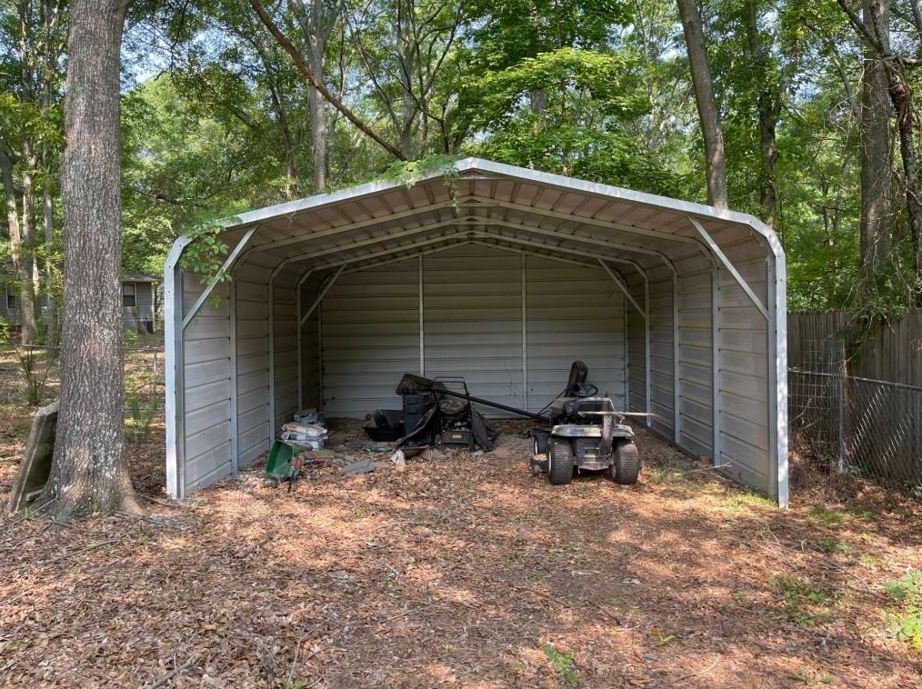 884 Whispering Way, Winder GA  30680-1428 exterior
