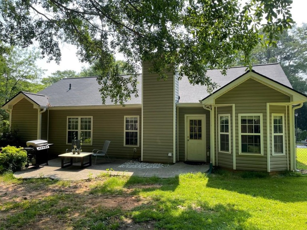 884 Whispering Way, Winder GA  30680-1428 exterior