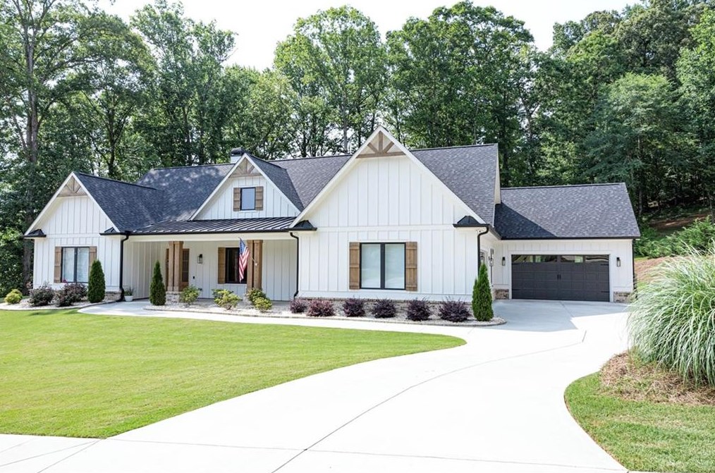 162 Scenic Falls Blvd, Hoschton, GA 30548