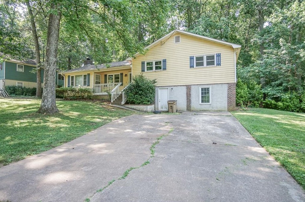 1873 Poinsetta Dr, Acworth, GA 30102-1259