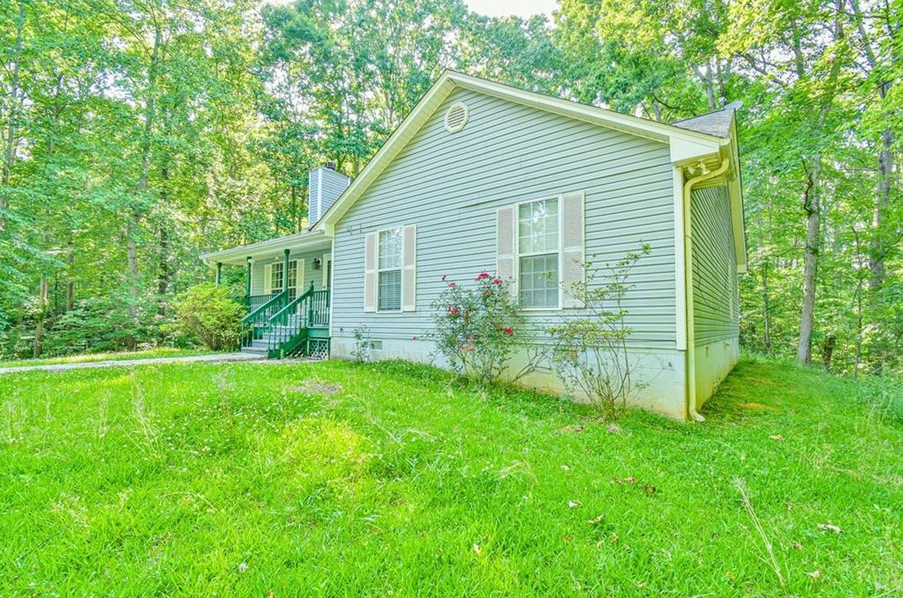 165 Lakeview Dr, Baldwin, GA 30511