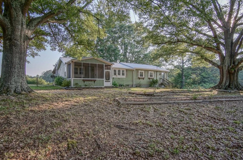 324 Spence Rd, Carrollton, GA 30117