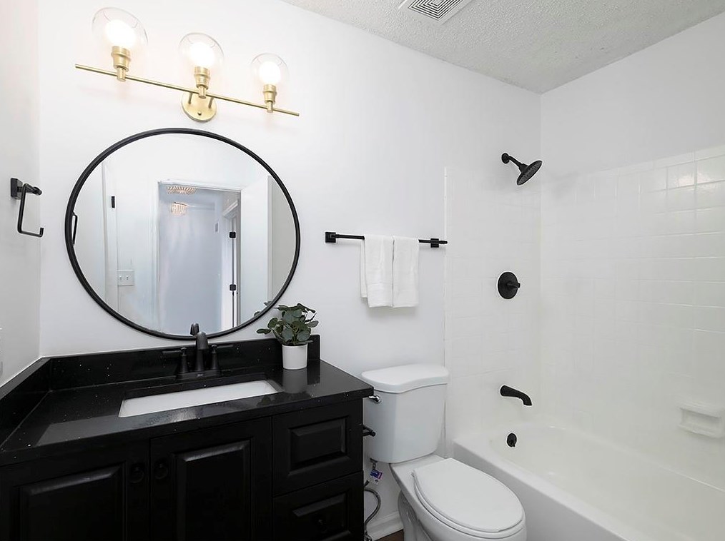 2790 Farmstead Rd, Smyrna GA  30080-2620 exterior