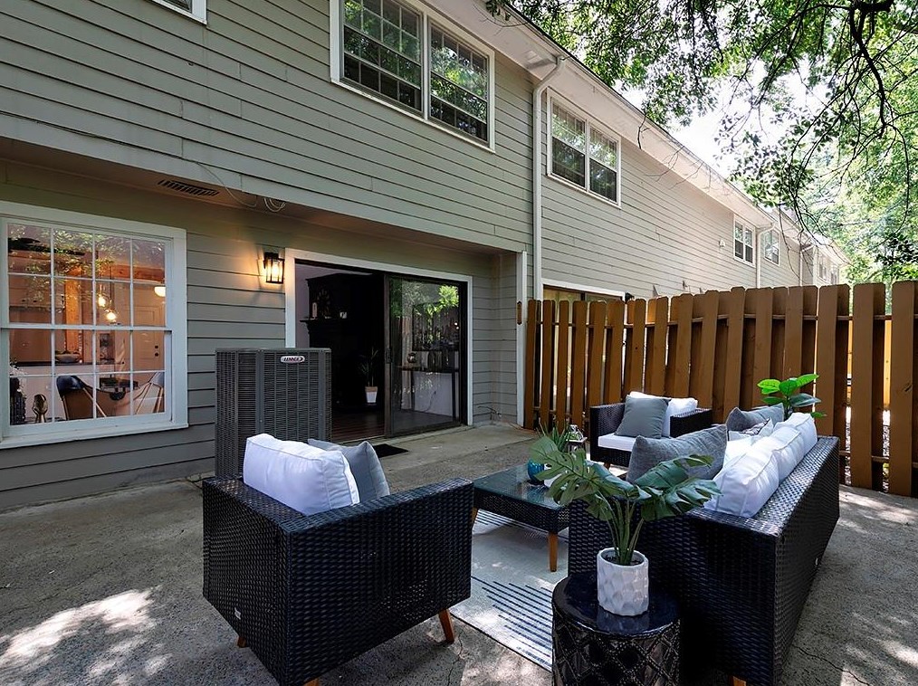 2790 Farmstead Rd, Smyrna GA  30080-2620 exterior