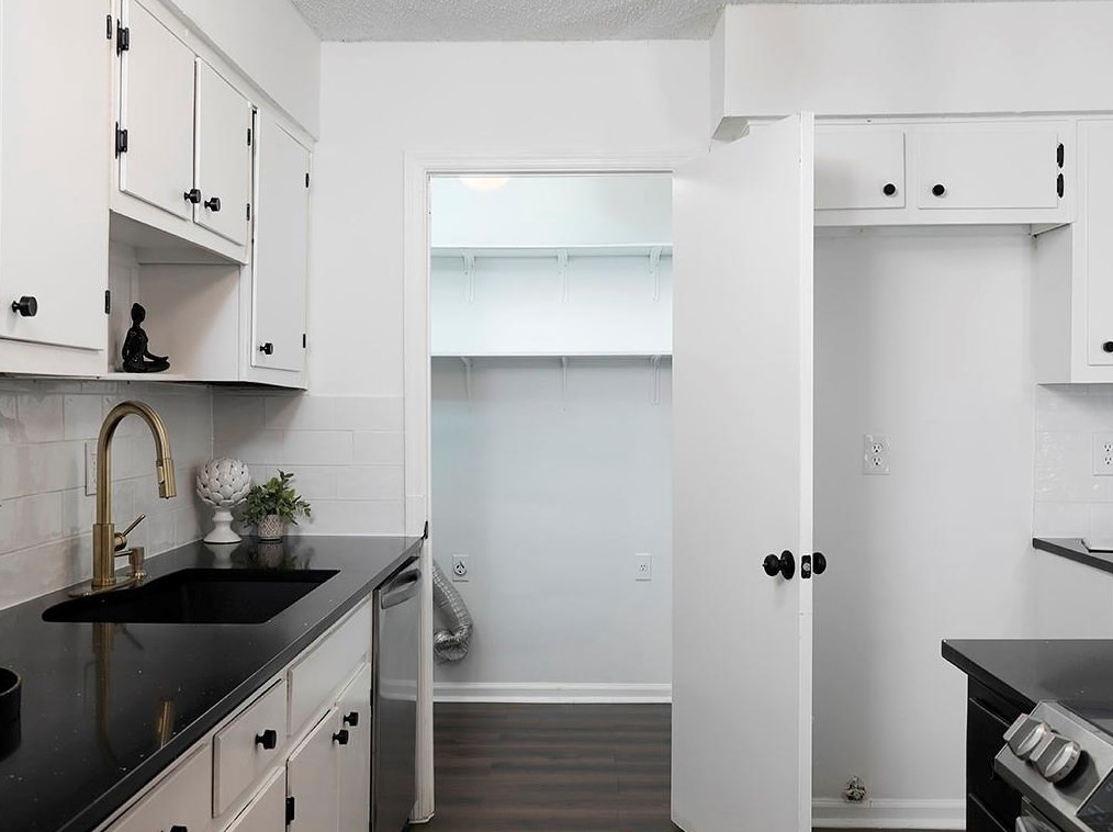 2790 Farmstead Rd, Smyrna GA  30080-2620 exterior