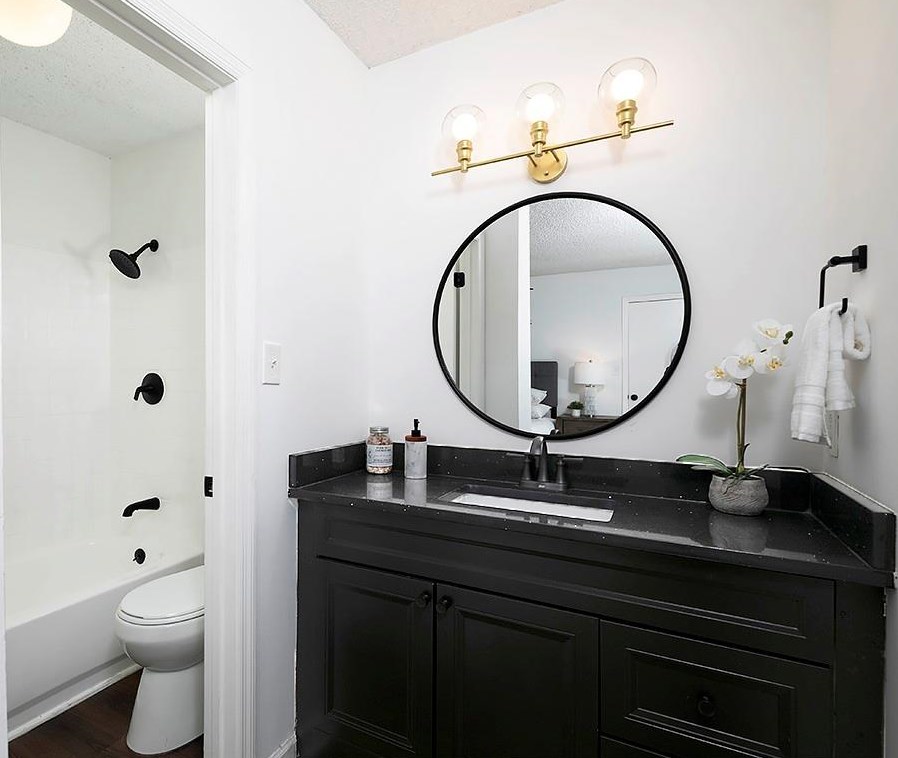 2790 Farmstead Rd, Smyrna GA  30080-2620 exterior