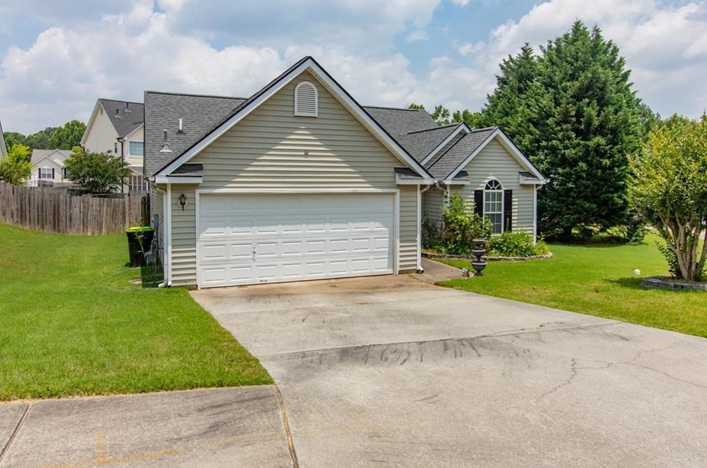 3712 Pointe Cir, Fairburn, GA 30213