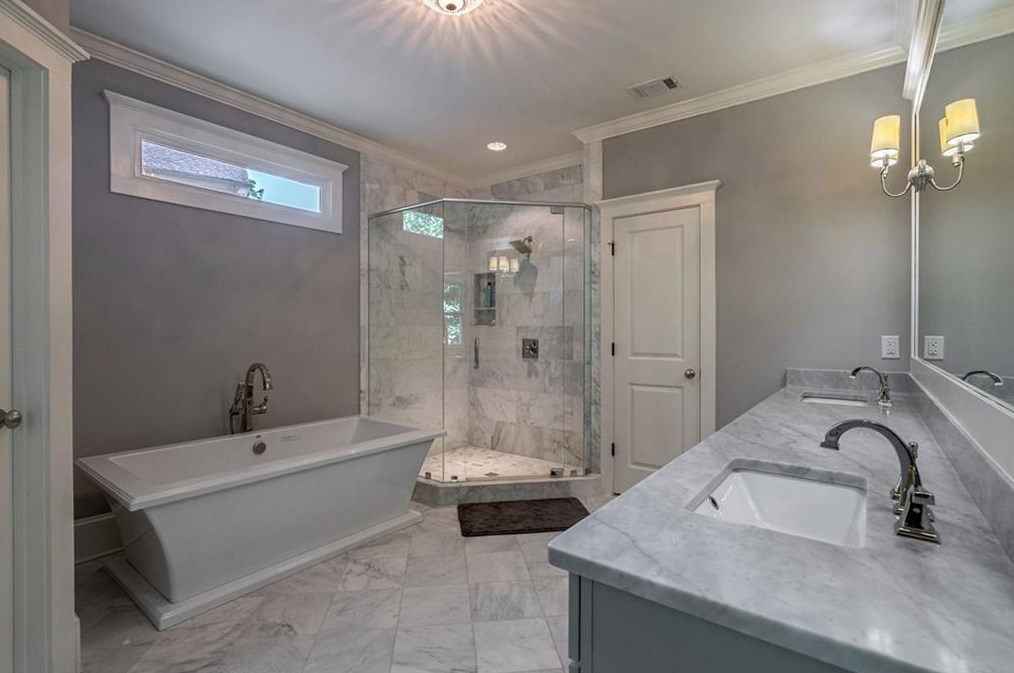 4092 Navajo Trl, Atlanta GA  30319-1552 exterior