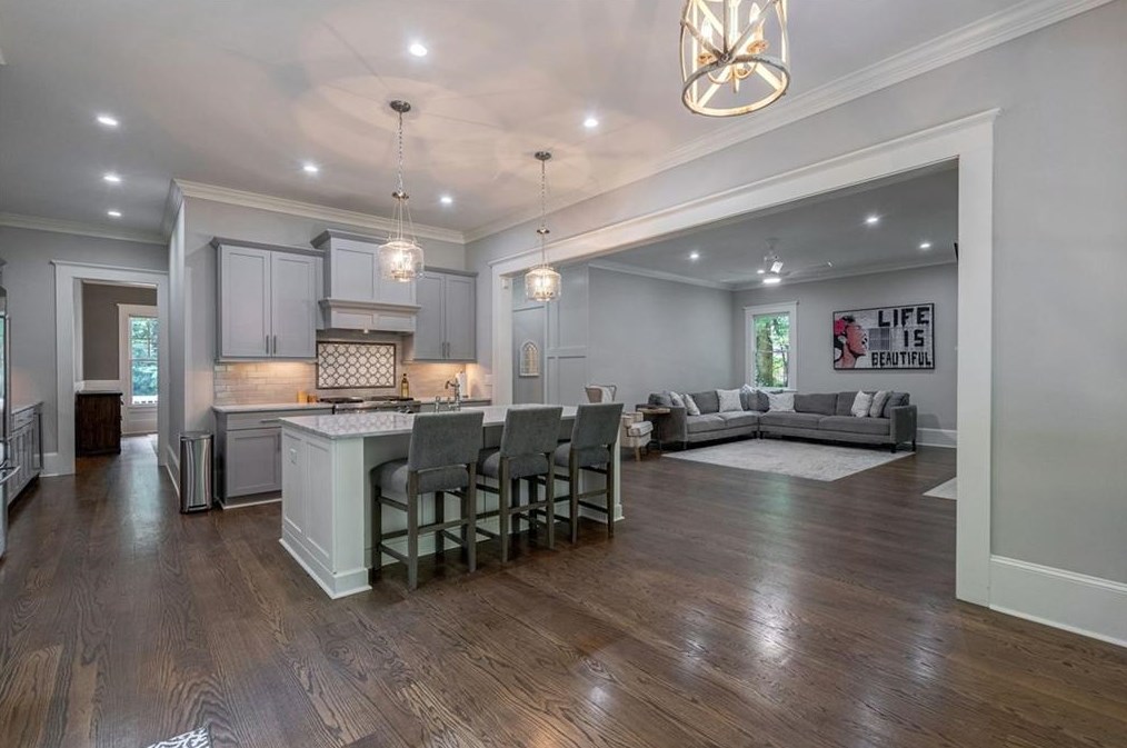 4092 Navajo Trl, Atlanta GA  30319-1552 exterior