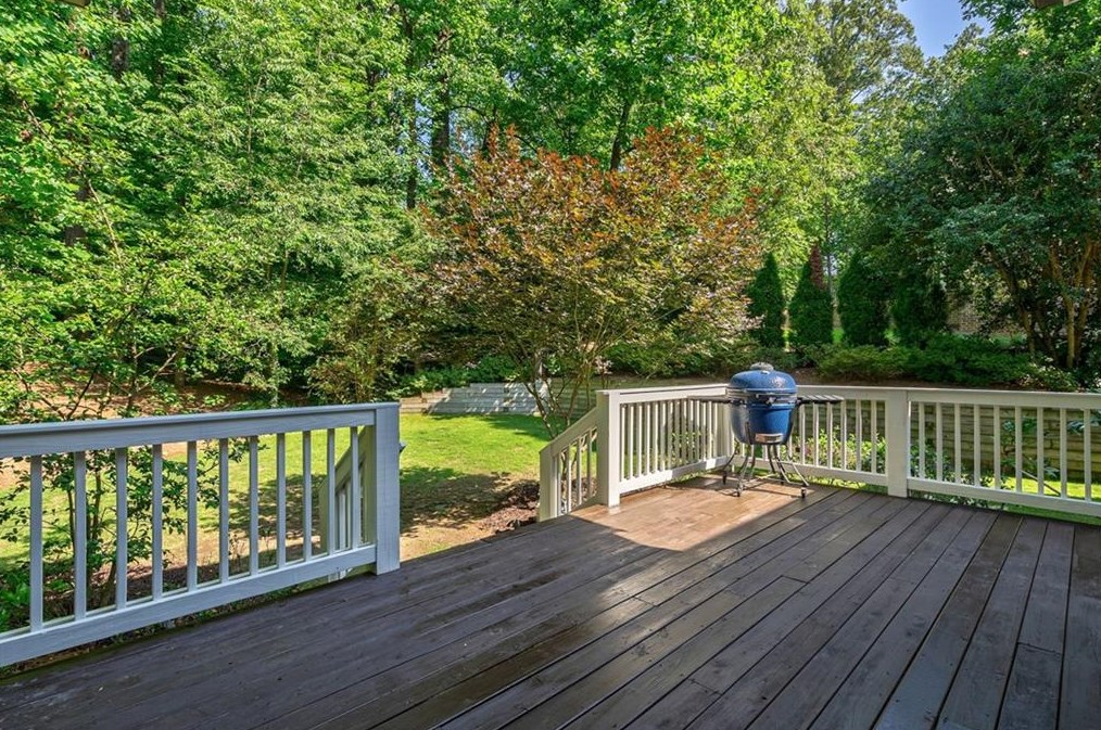 4092 Navajo Trl, Atlanta GA  30319-1552 exterior