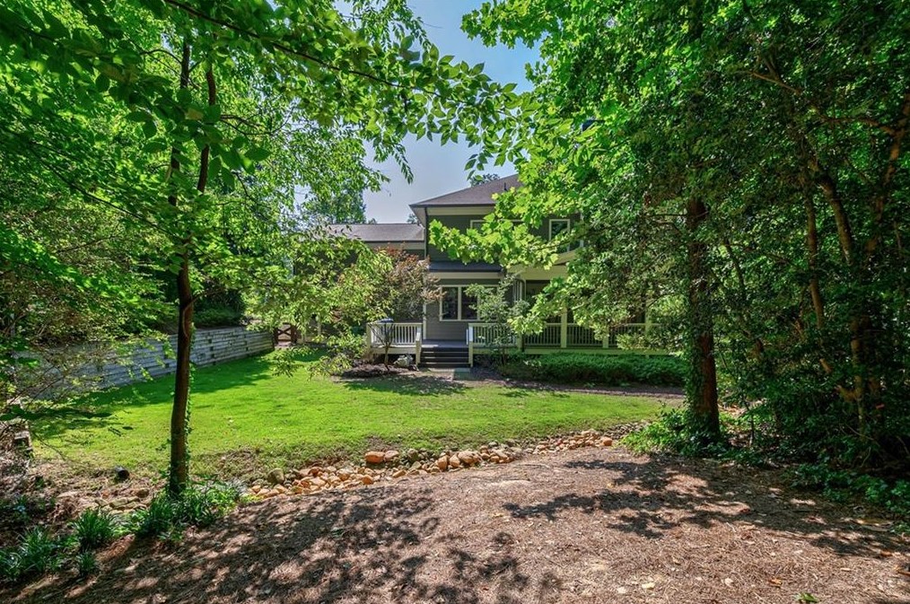 4092 Navajo Trl, Atlanta GA  30319-1552 exterior