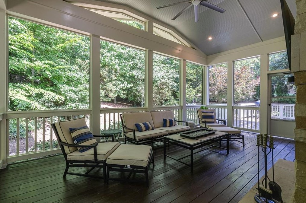 4092 Navajo Trl, Atlanta GA  30319-1552 exterior