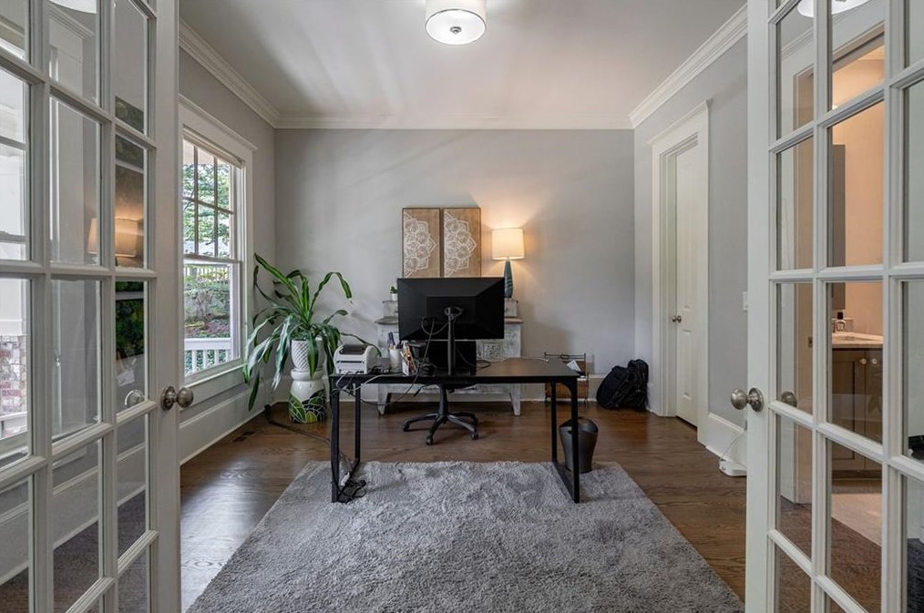 4092 Navajo Trl, Atlanta GA  30319-1552 exterior