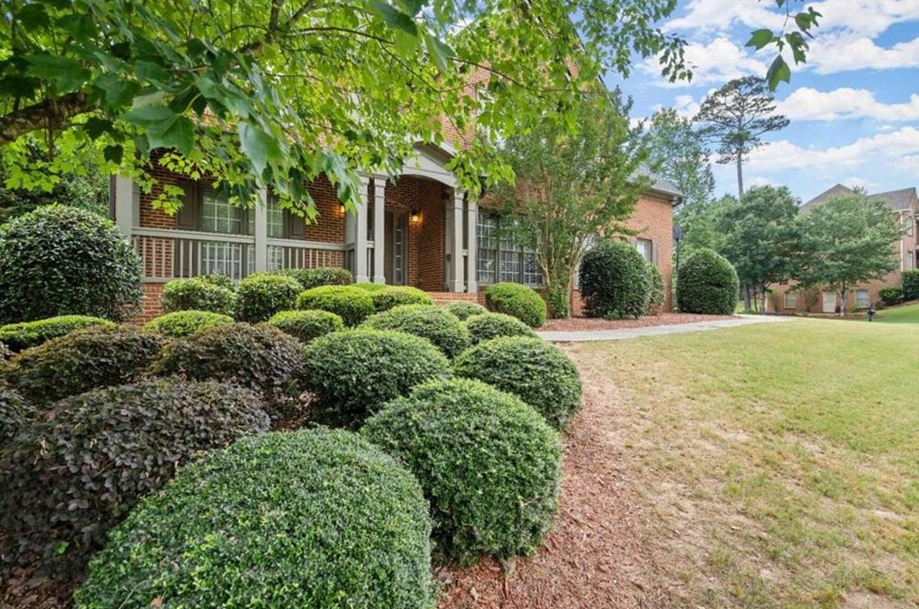 1200 Cresthaven Ln, Lawrenceville GA  30043-8139 exterior