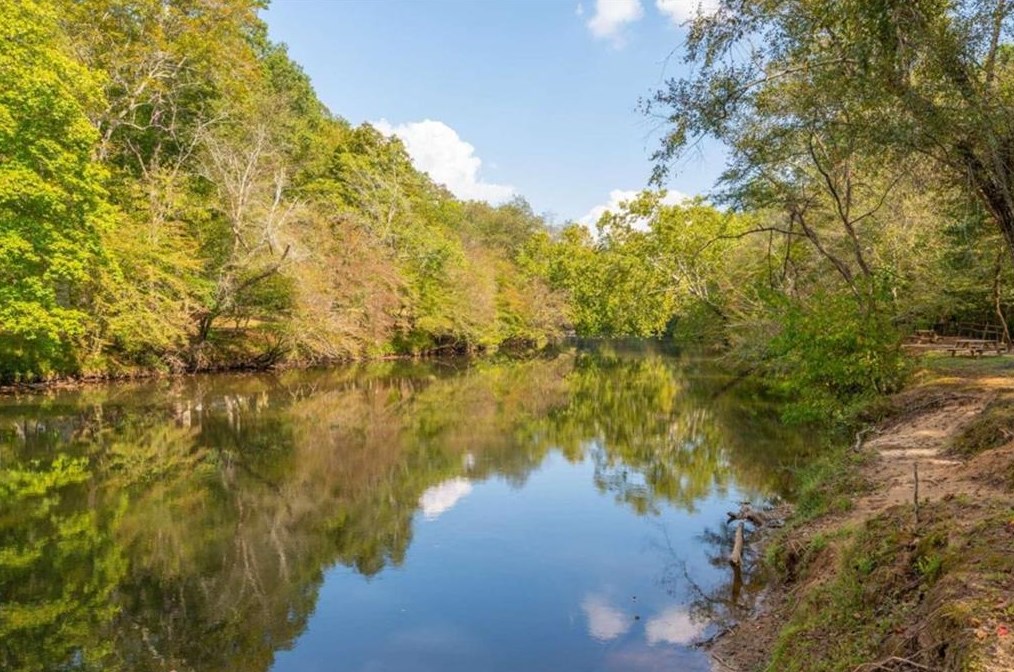 98 31st St, Ellijay, GA 30540