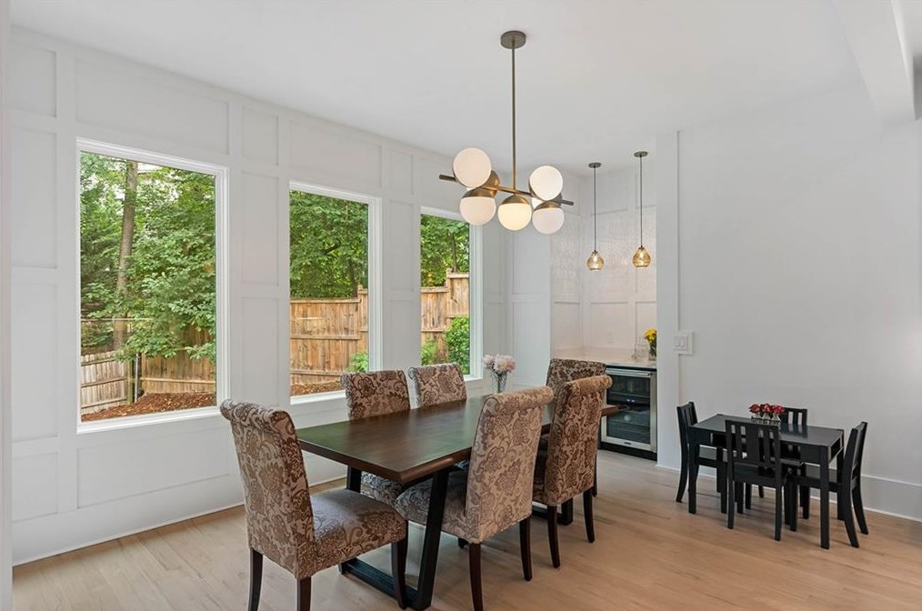 1736 Wayland Cir, Atlanta GA  30319-3612 exterior