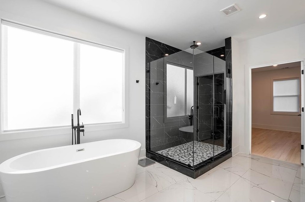 1736 Wayland Cir, Atlanta GA  30319-3612 exterior