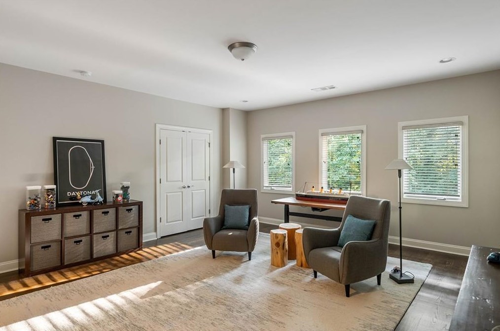 5514 Sherrell Dr, Atlanta GA 30342-1305 exterior