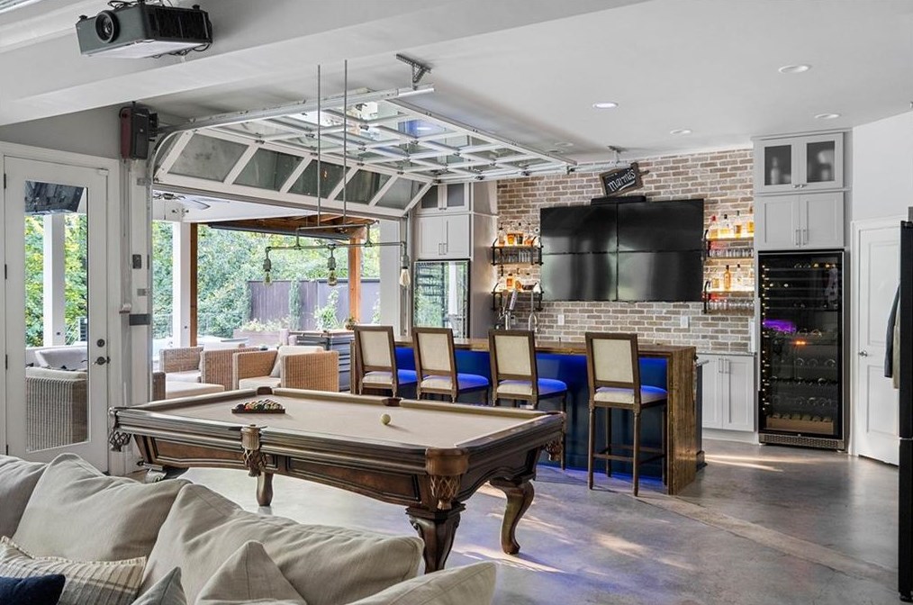 5514 Sherrell Dr, Atlanta GA 30342-1305 exterior