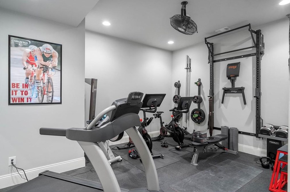 5514 Sherrell Dr, Atlanta GA 30342-1305 exterior