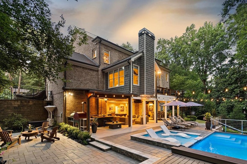5514 Sherrell Dr, Atlanta, GA 30342-1305