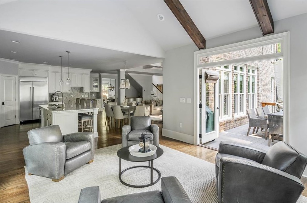 5514 Sherrell Dr, Atlanta GA 30342-1305 exterior