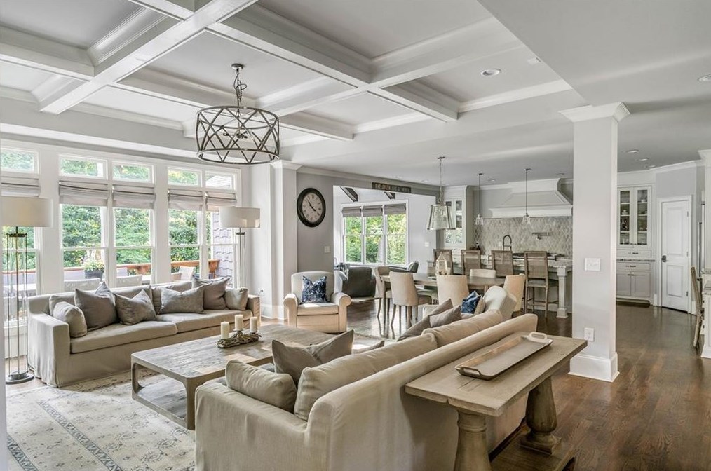 5514 Sherrell Dr, Atlanta GA 30342-1305 exterior