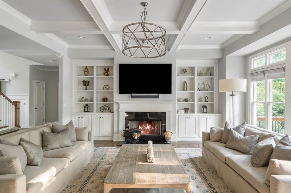 5514 Sherrell Dr, Atlanta GA 30342-1305 exterior