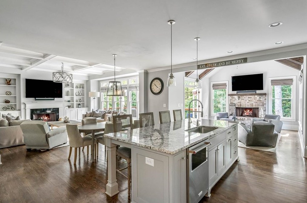 5514 Sherrell Dr, Atlanta GA 30342-1305 exterior