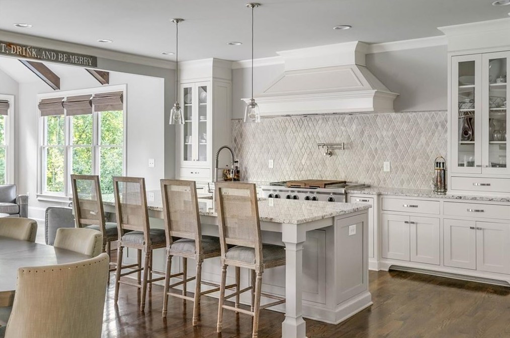 5514 Sherrell Dr, Atlanta GA 30342-1305 exterior