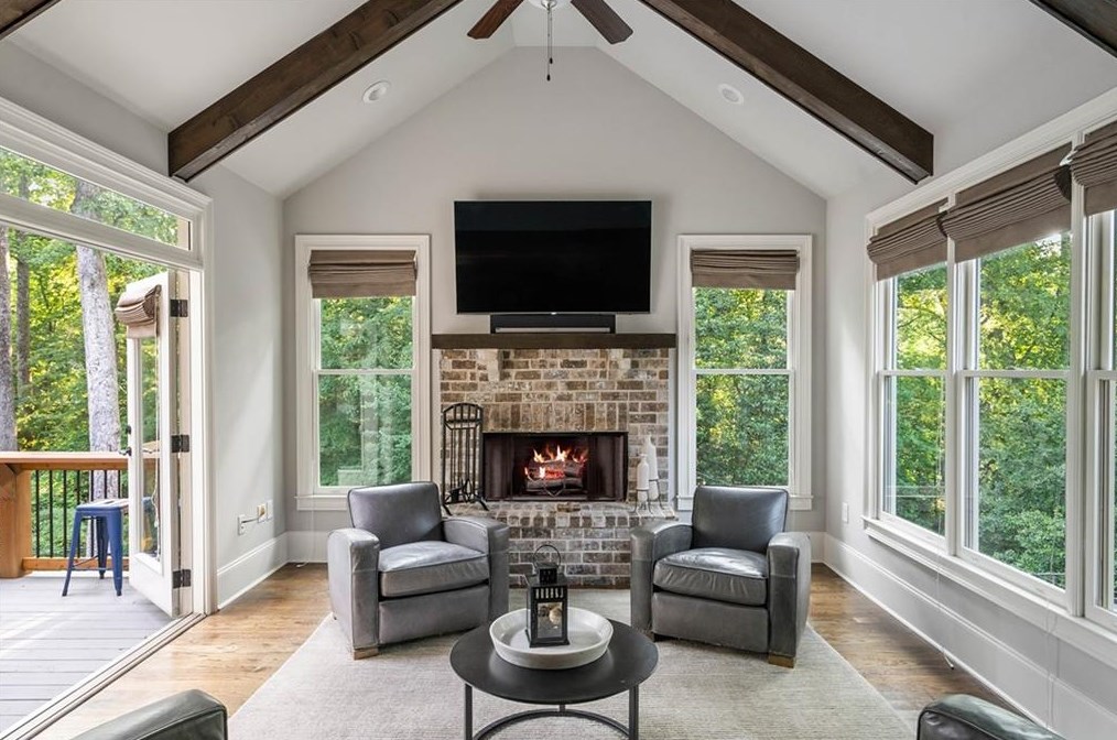 5514 Sherrell Dr, Atlanta GA 30342-1305 exterior