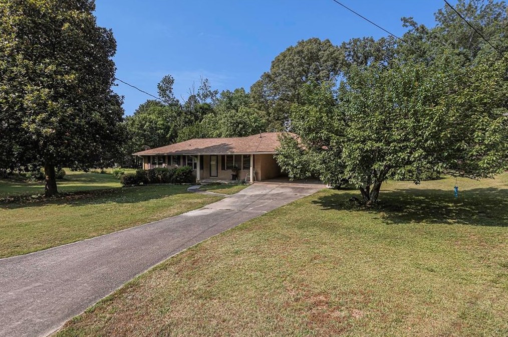 6831 Cherry Cir, Lithia Springs, GA 30122-1716