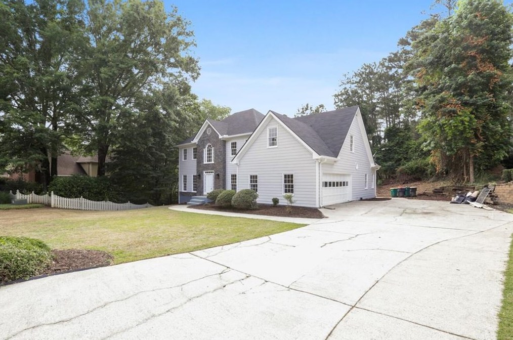 110 Knighthood Ct, Alpharetta, GA 30022-6101