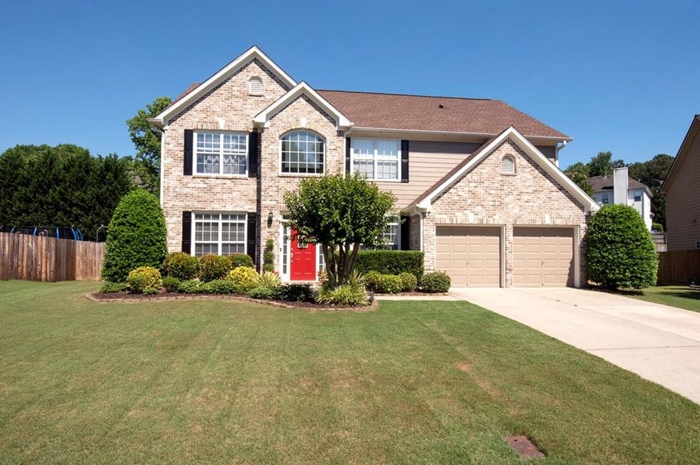 1504 Belfaire Lake Tr, Dacula, GA 30019