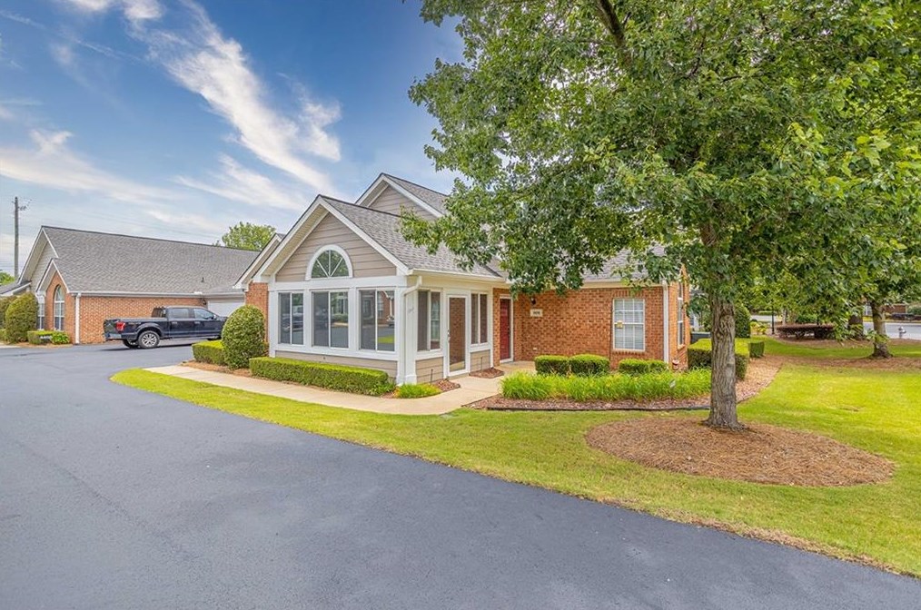 4406 Orchard Trce, Roswell, GA 30076