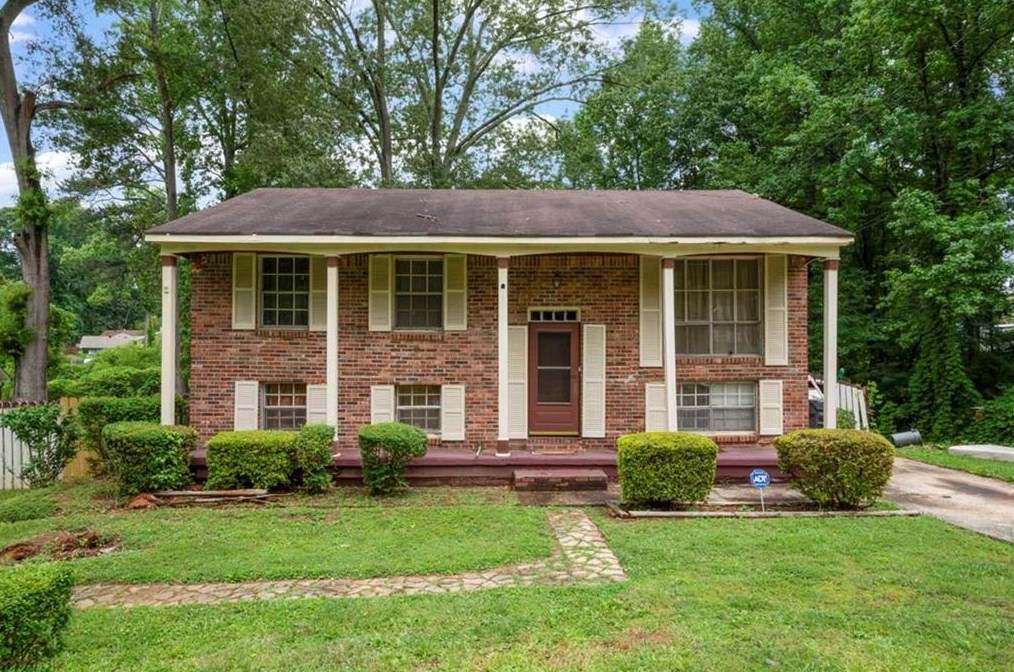 8421 Stonewall Jackson Dr, Jonesboro, GA 30238-3448