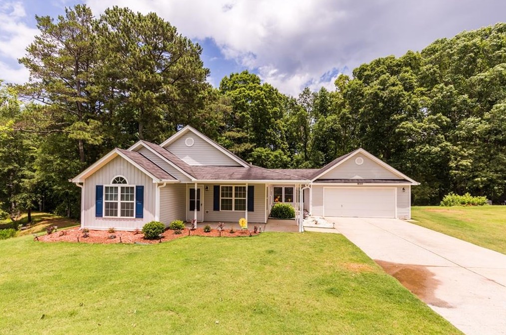 1256 Clearwater Dr, Winder, GA 30680-3244