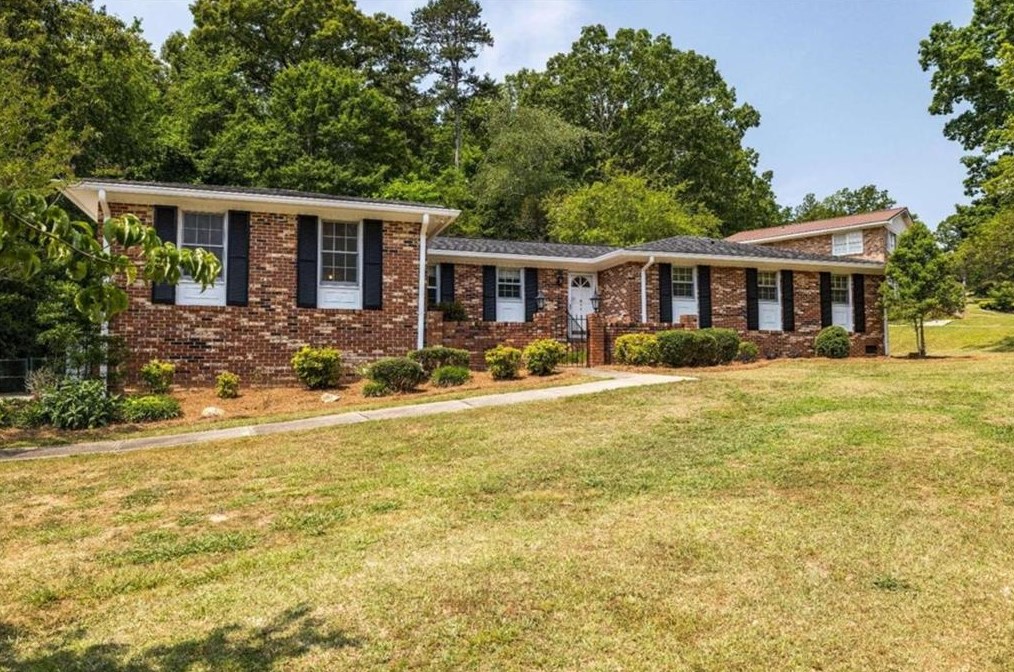 44 Lakeview Dr, Lindale, GA 30147-1518