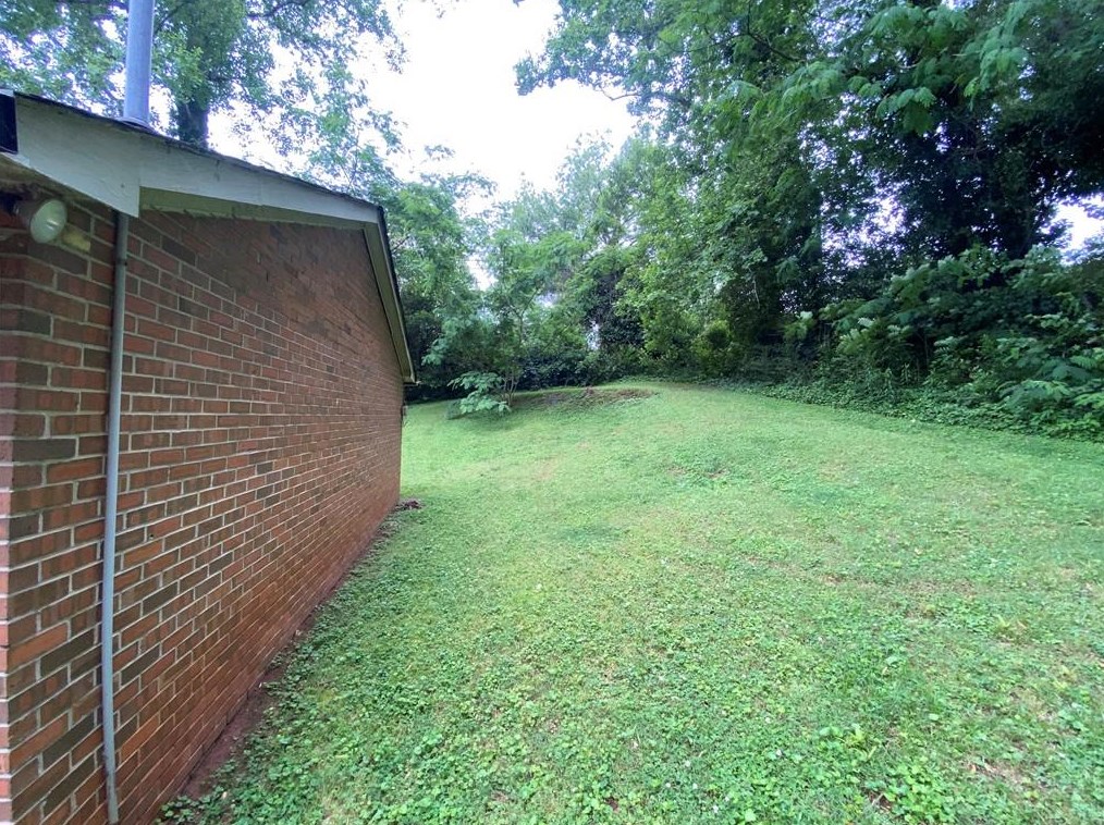 2011 Starmount Way, Decatur GA  30032-0039 exterior