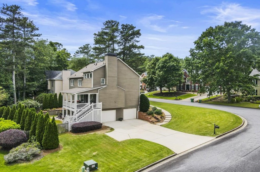 11615 Dunhill Pl Dr, Alpharetta GA 30005-7240 exterior